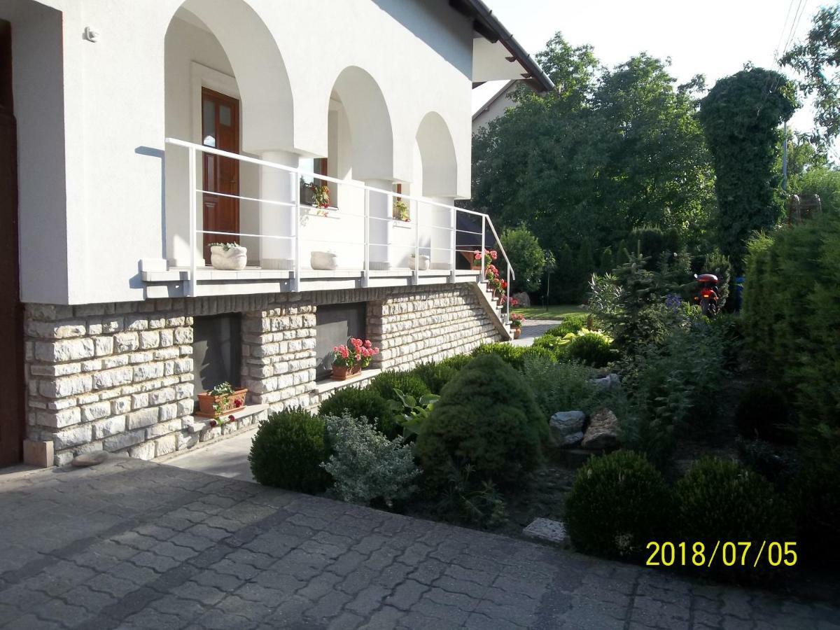 Ferienwohnung Viragos Vendeghaz Balatonfuered Exterior foto